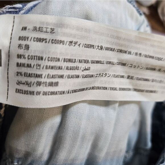 Hollister Assymetrical Button Light Wash Blue Jeans - Picture 6 of 6